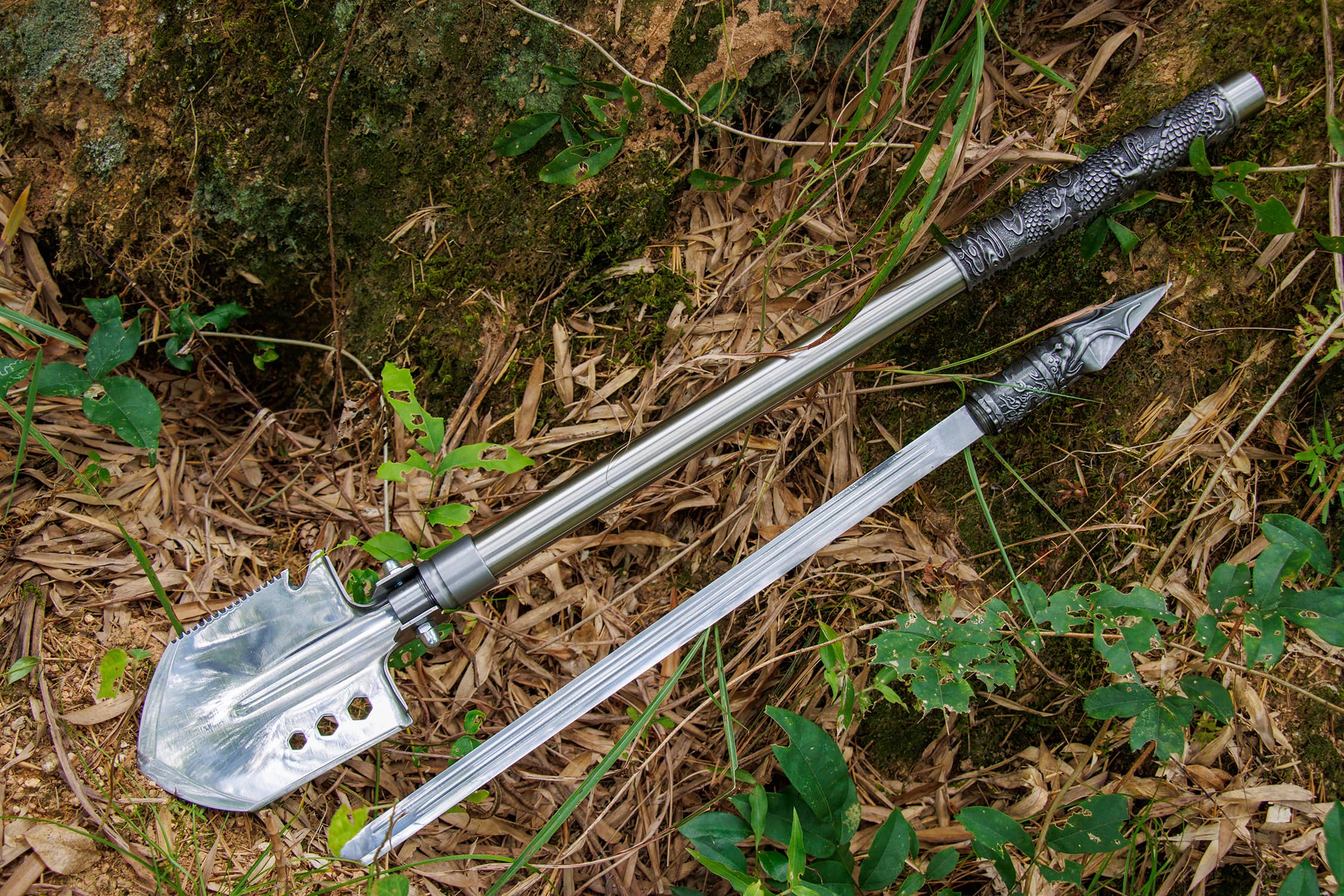 Long Yan High-Performance Manganese Steel Entrenching Shovel - traditional Chinese historical replica, full product view