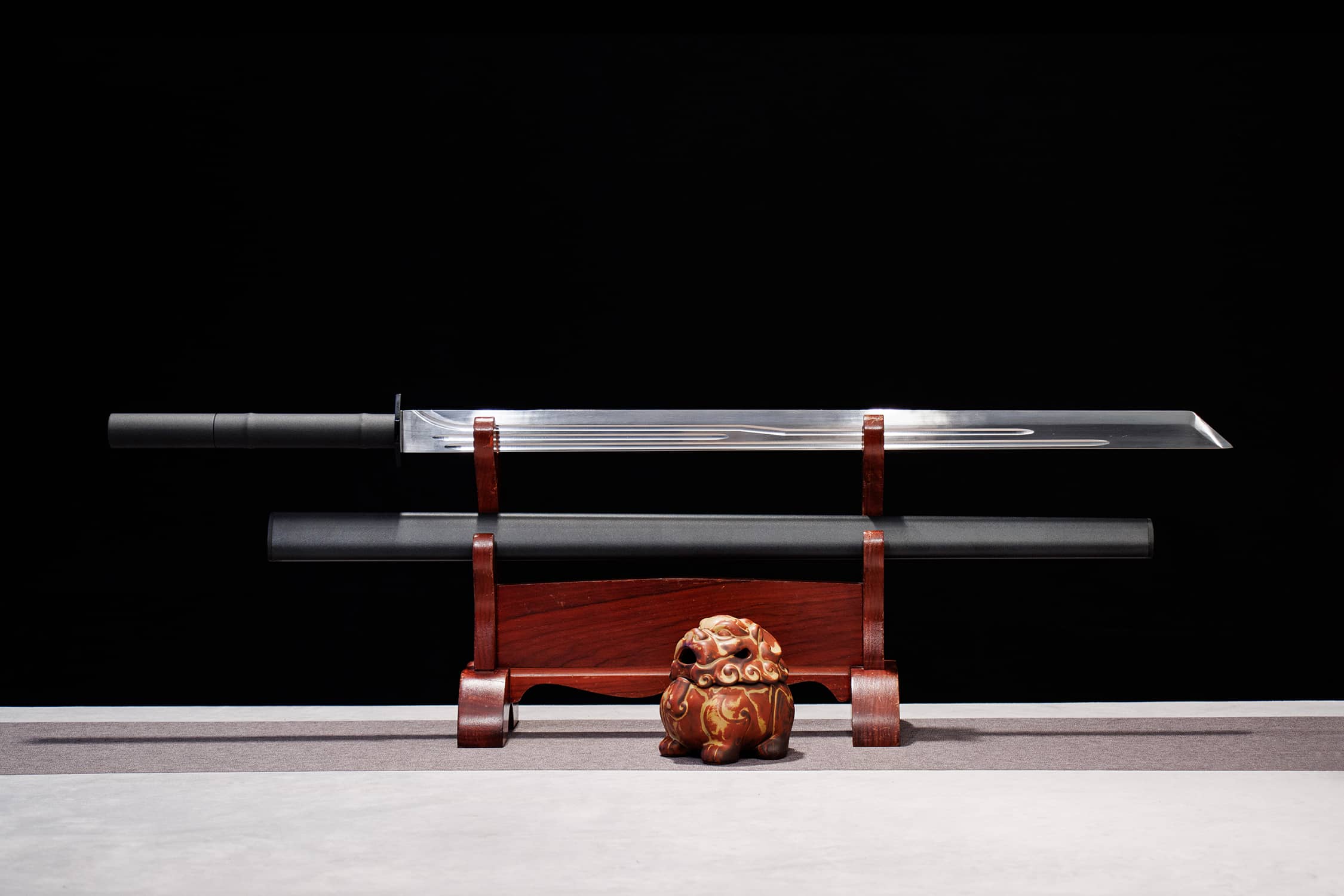 Mo Yu Kuang Tao High-Performance Manganese Steel Tang Dao - hand-forged Longquan dao sword, full product view