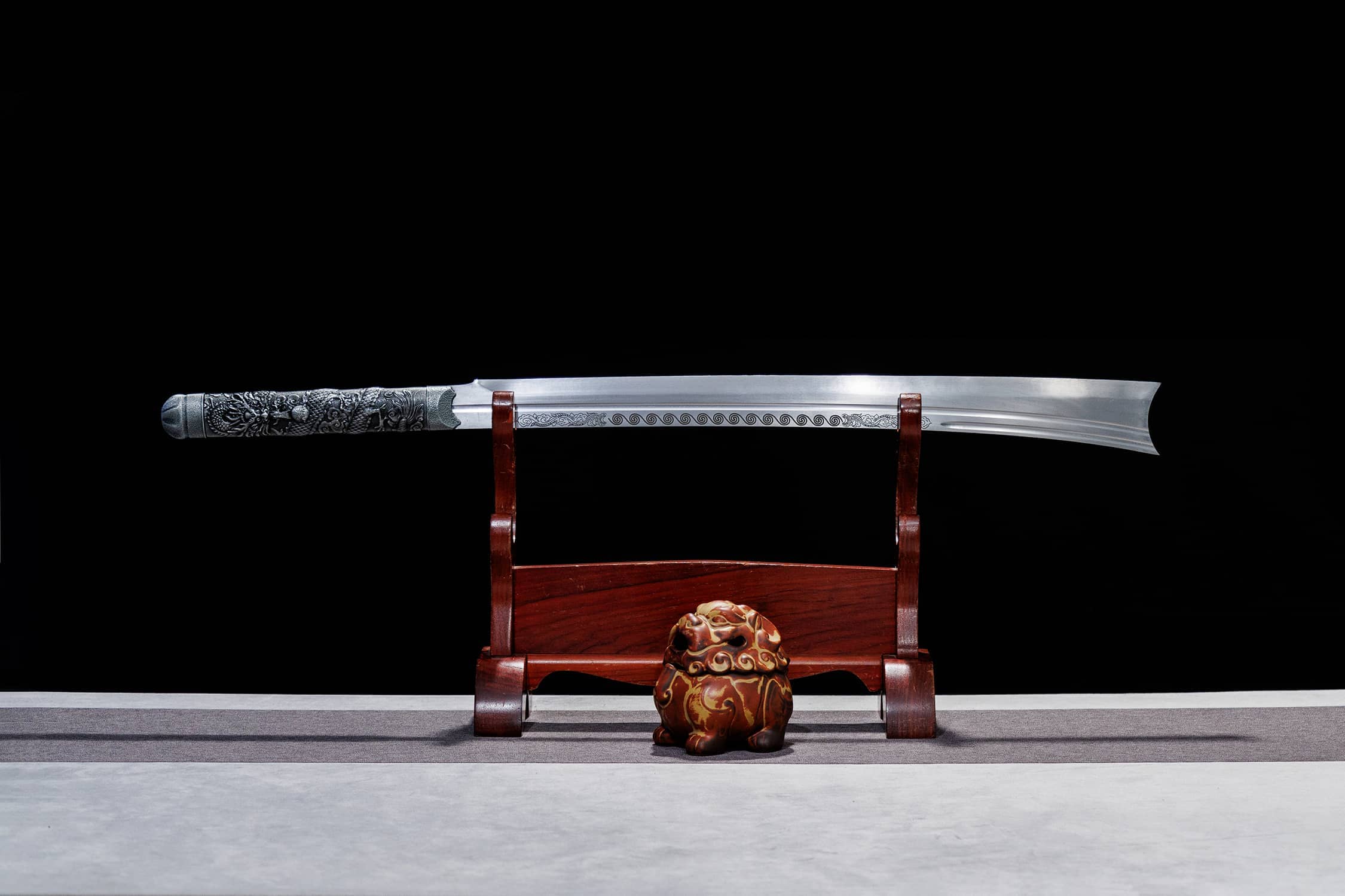 Hu Sa Dao High-Performance Manganese Steel Husa Dao - hand-forged Longquan dao sword, full product view