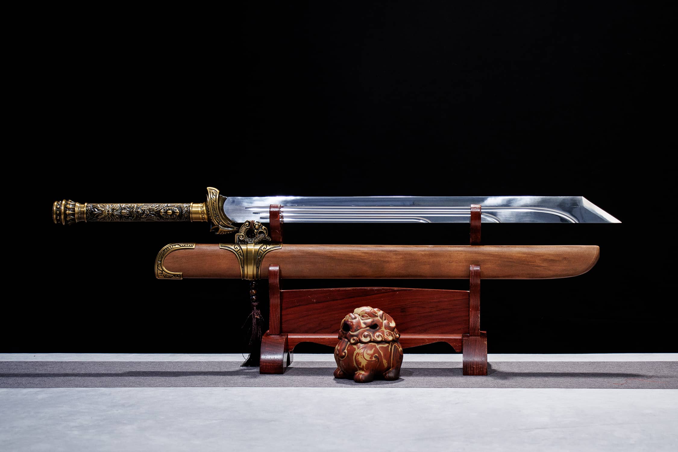 Xue Yin Wu Wei Zhan High-Performance Manganese Steel Dao - hand-forged Longquan dao sword, full product view