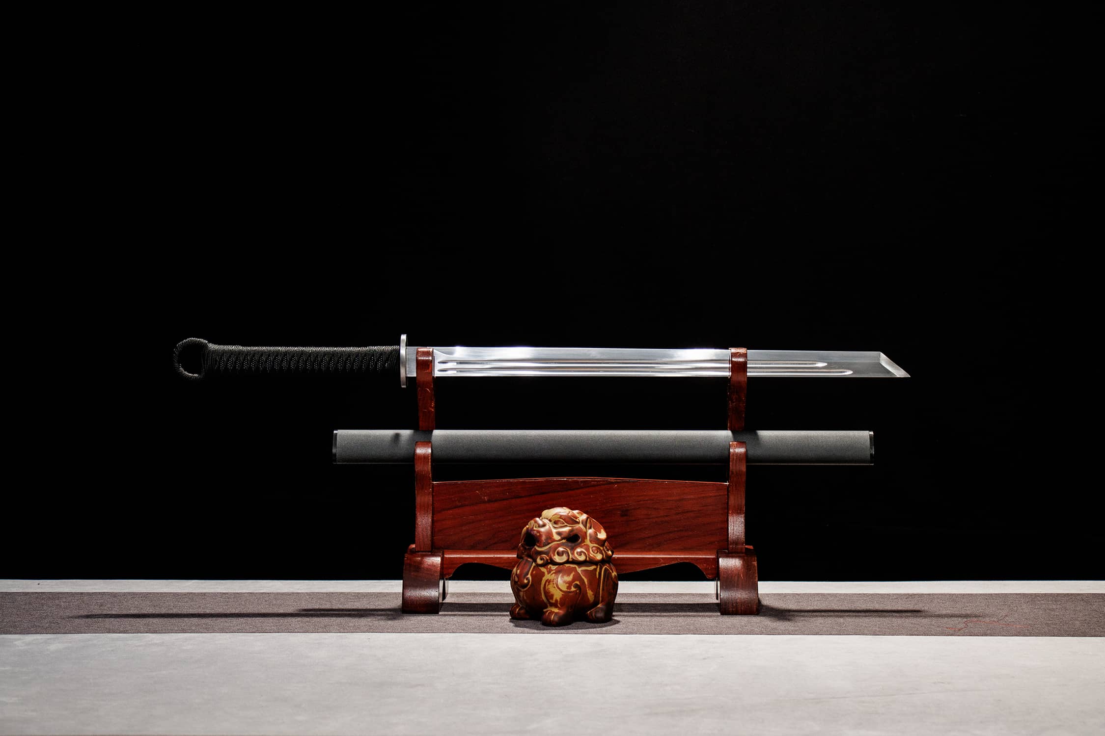 Huan Shou High-Performance Manganese Steel Tang Dao - hand-forged Longquan dao sword, full product view