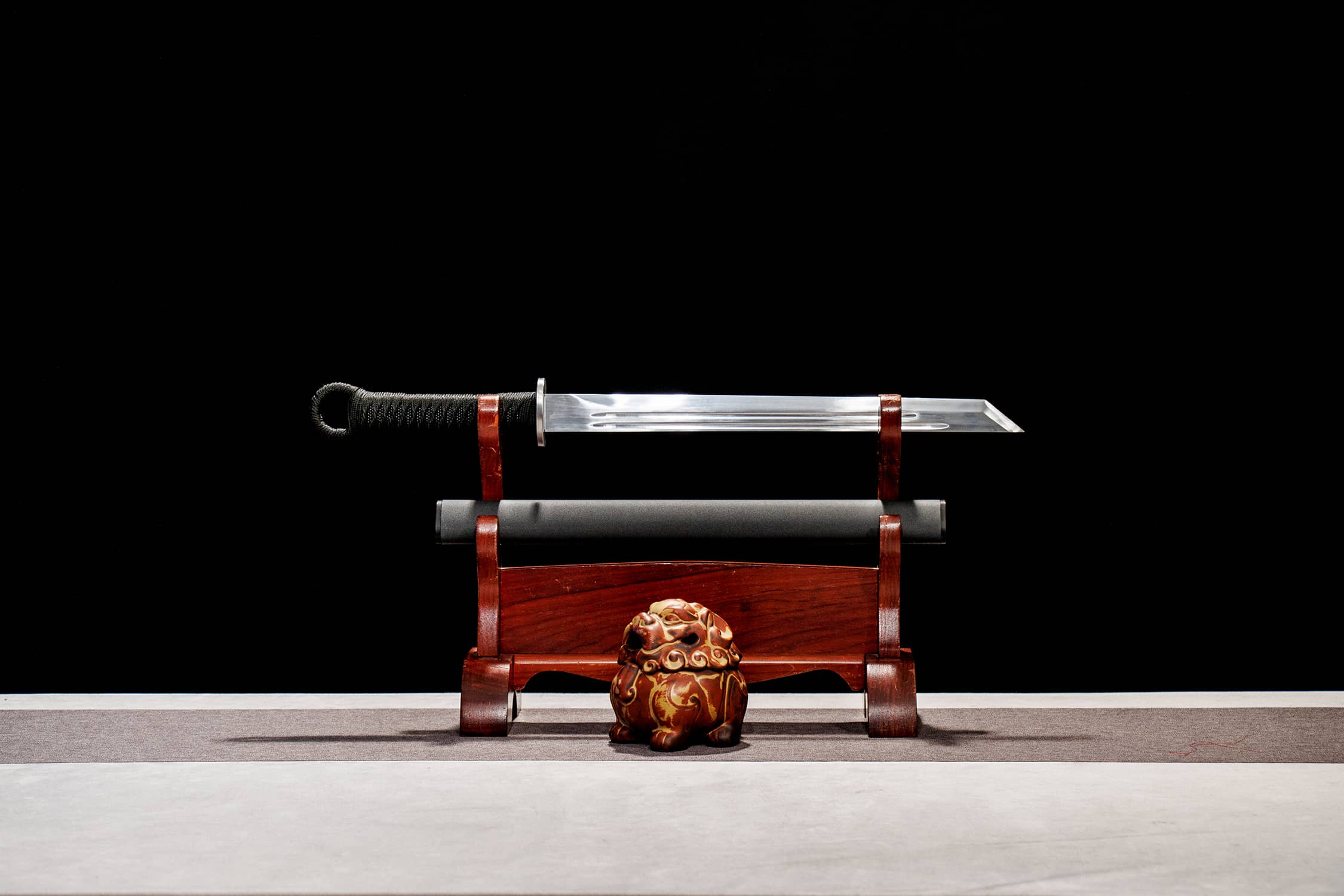 Huan Shou High-Performance Manganese Steel Tang Dao - hand-forged Longquan dao sword, full product view