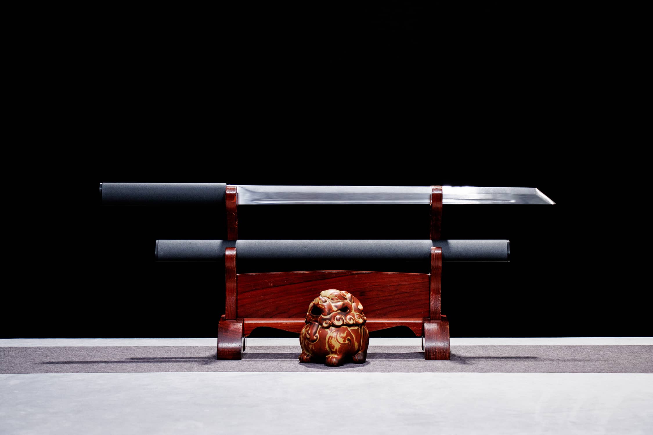 Mo Yu High-Performance Manganese Steel Tang Dao - hand-forged Longquan dao sword, full product view
