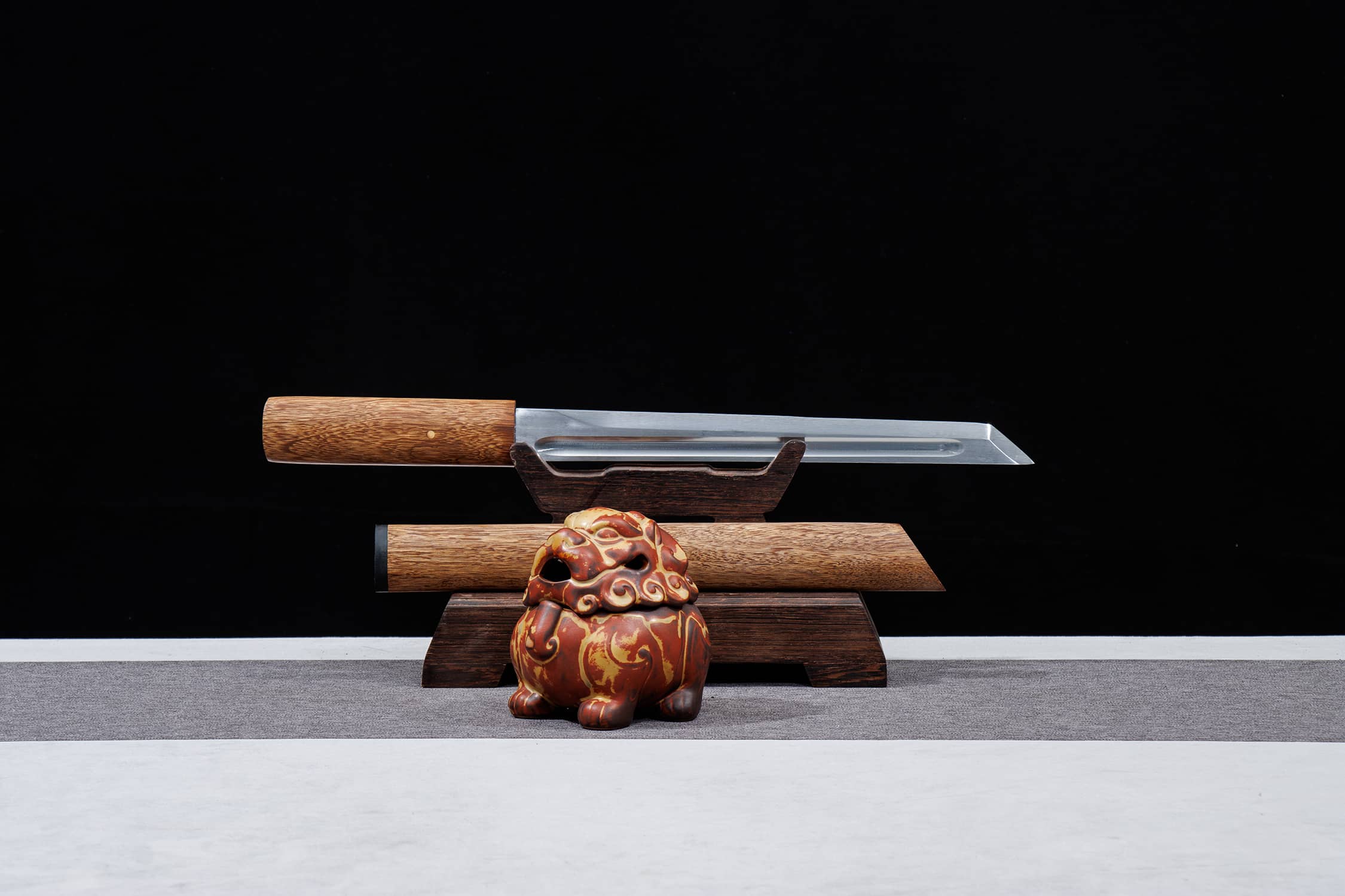 Hui Ying High-Performance Manganese Steel Short Dao - hand-forged Longquan dao sword, full product view