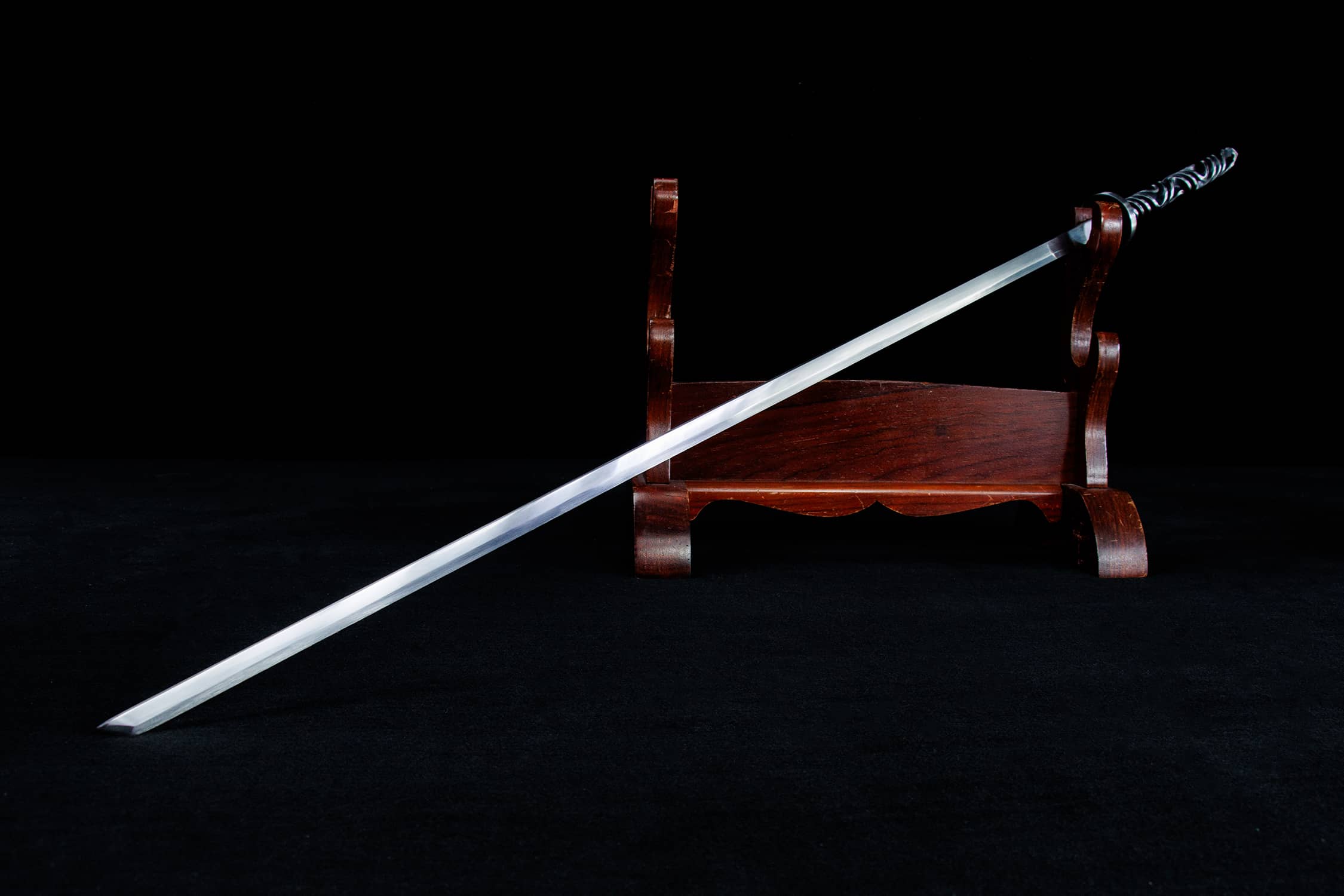 Jue Xian Xi High-Performance Manganese Steel Tang Dao - hand-forged Longquan dao sword, full product view