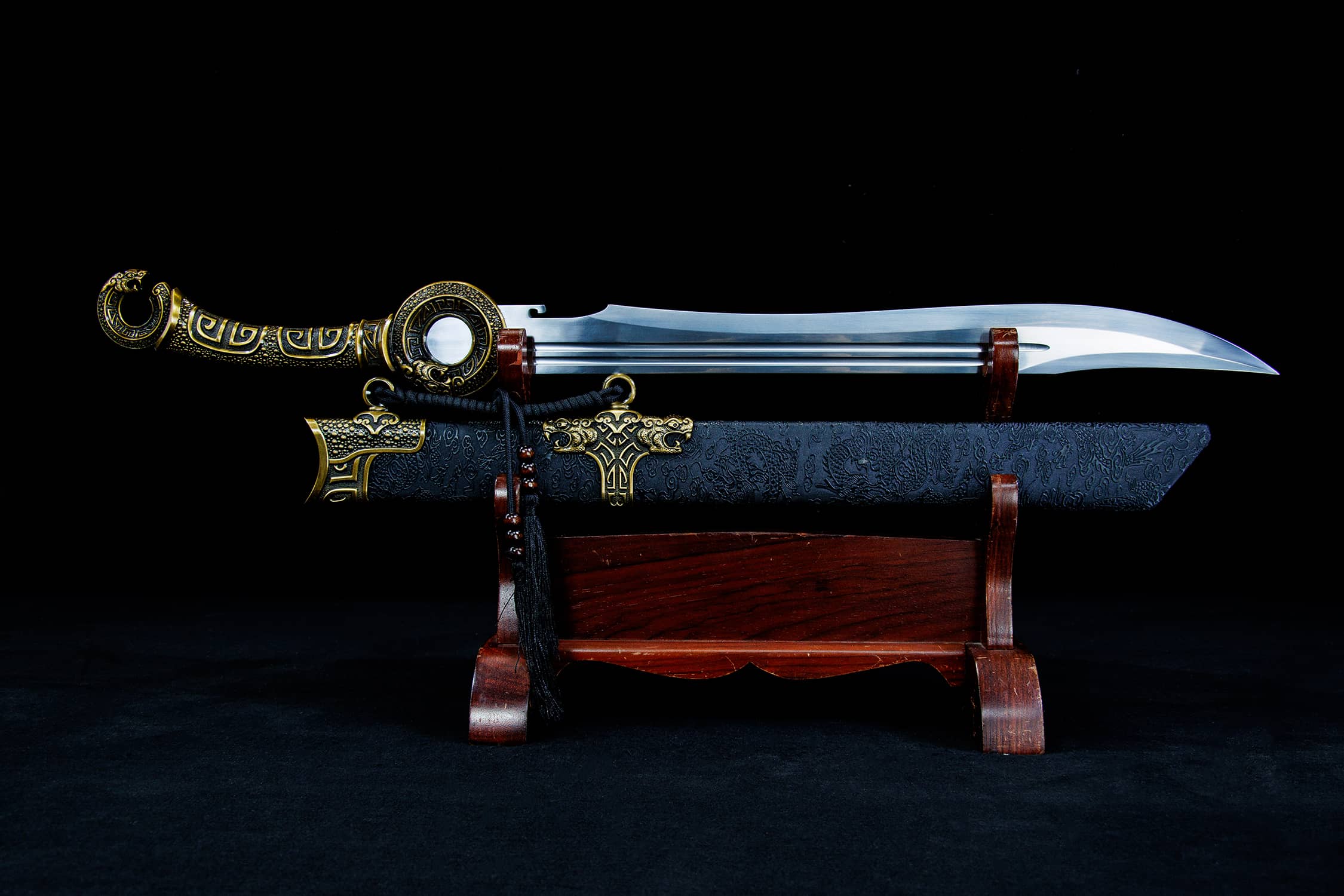 Kui Long Zhan Zhan High-Performance Manganese Steel Dao - hand-forged Longquan dao sword, full product view