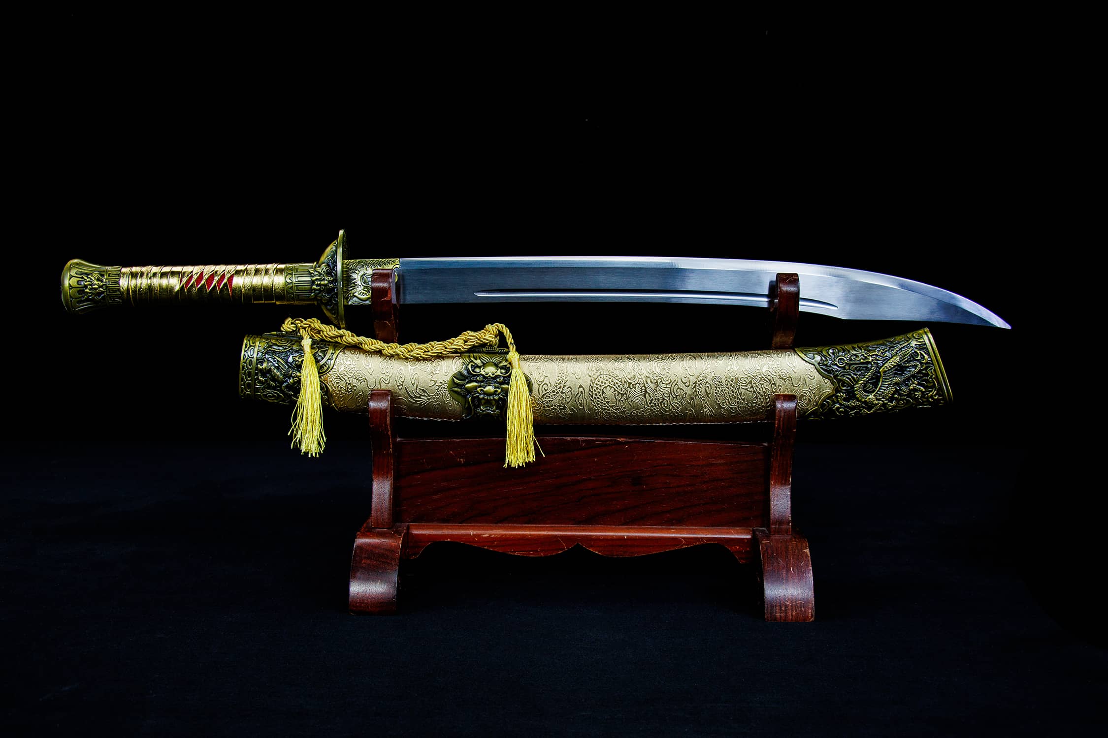 Zhen Que Long Hu High-Performance Manganese Steel Dao - hand-forged Longquan dao sword, full product view