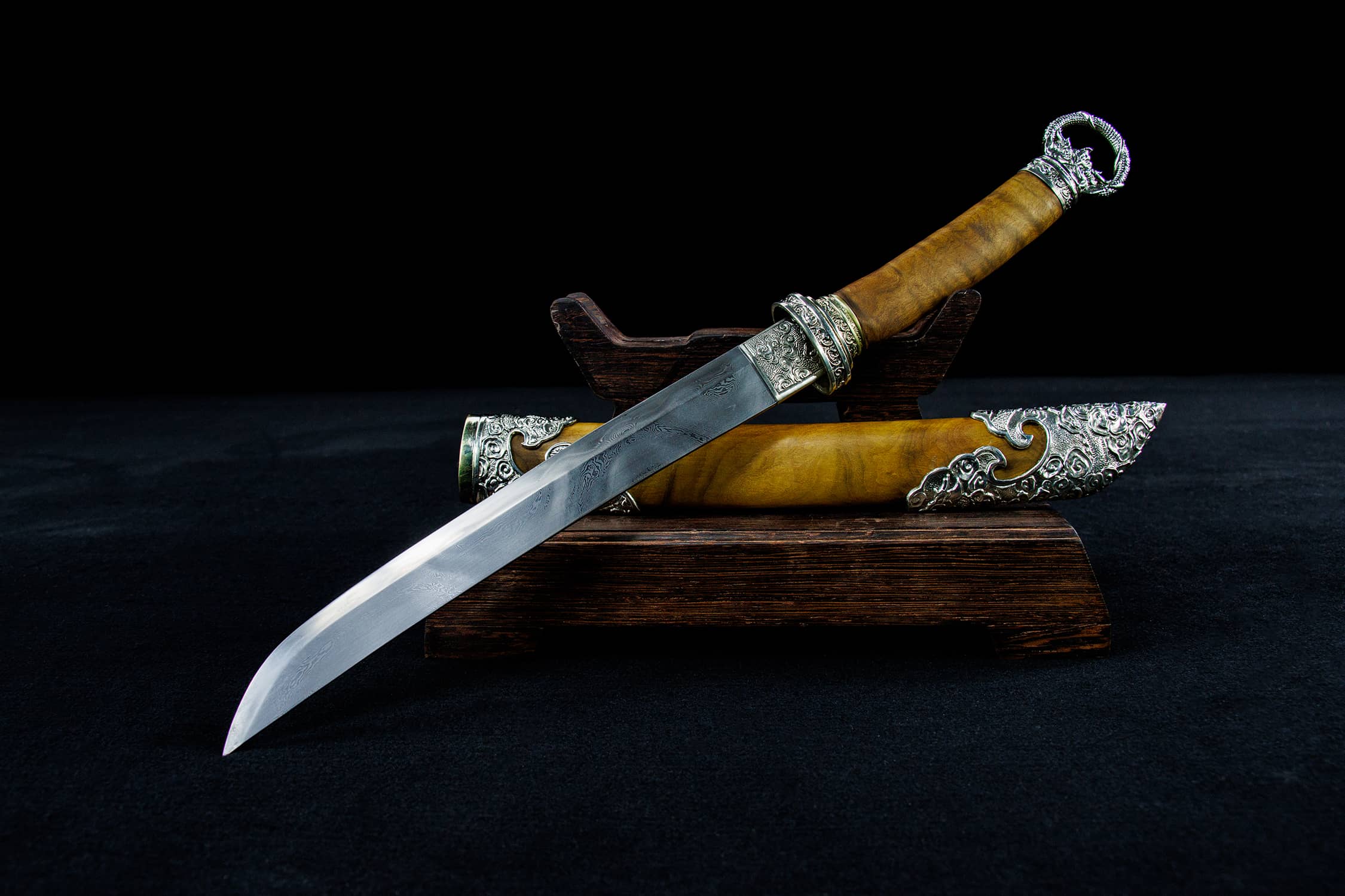 Qing Feng Que Long Pattern-Welded Steel Qing Dao with Differential Hardening - hand-forged Longquan dao sword, full product...