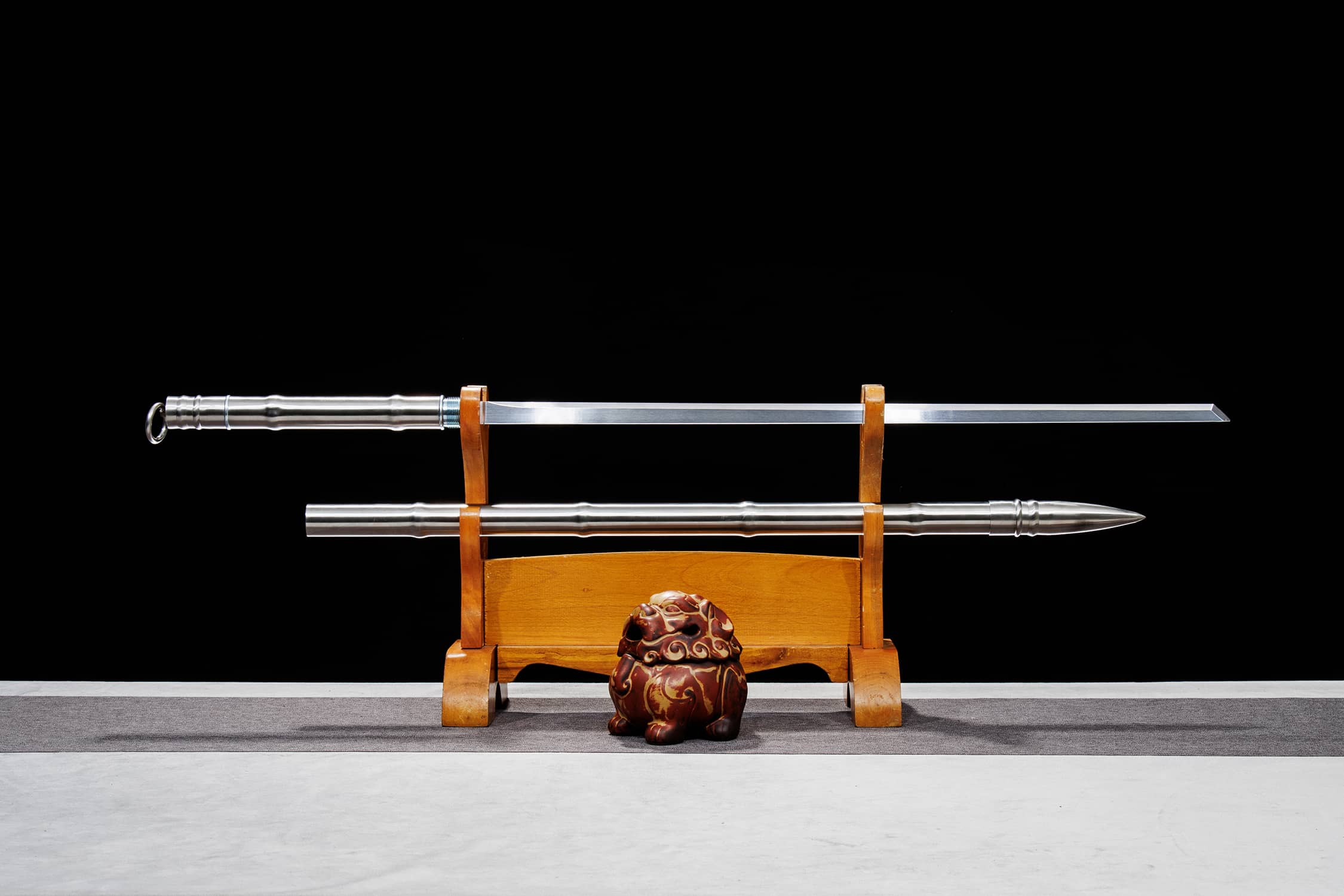 You Zhui High-Performance Manganese Steel Staff Dao - hand-forged Longquan dao sword, full product view