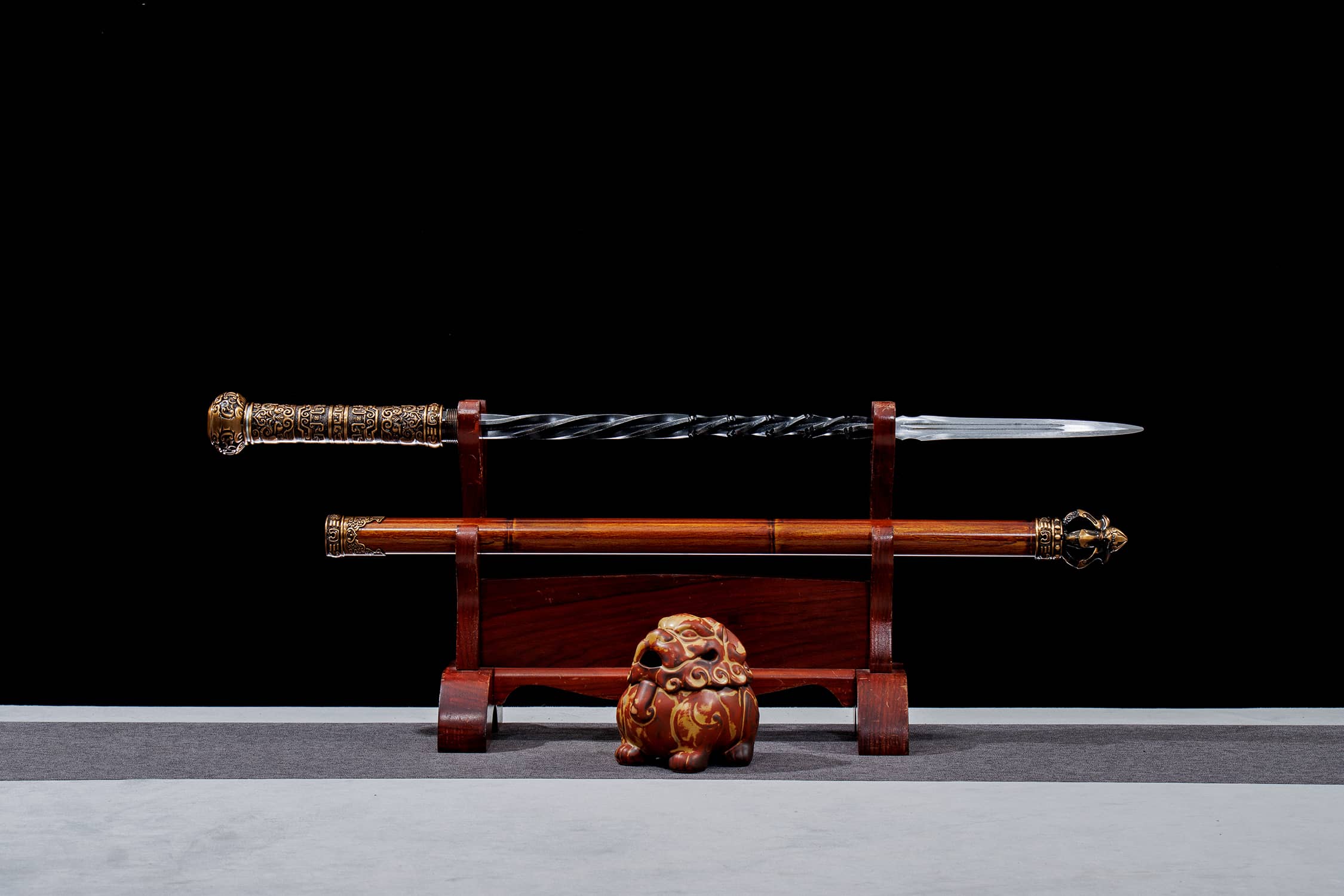 Yin Lin High-Performance Manganese Steel Jian Mace - traditional Chinese historical replica, full product view