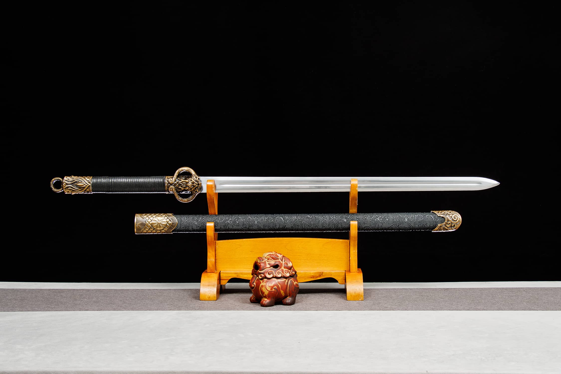 Long Lin Huan Shou Zhan Ye Long Yin High-Performance Manganese Steel Tang Jian Sword - hand-forged Longquan jian sword, full...