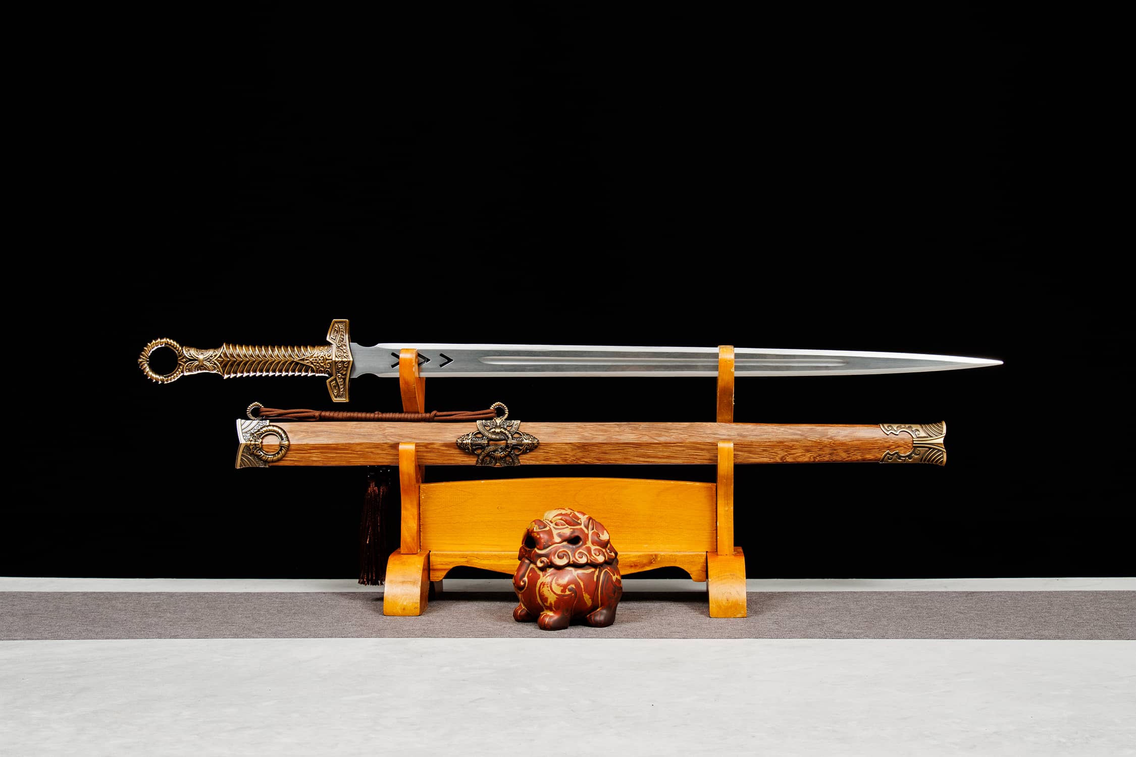 Yao Long Sha Gu High-Performance Manganese Steel Han Jian Sword - hand-forged Longquan jian sword, full product view
