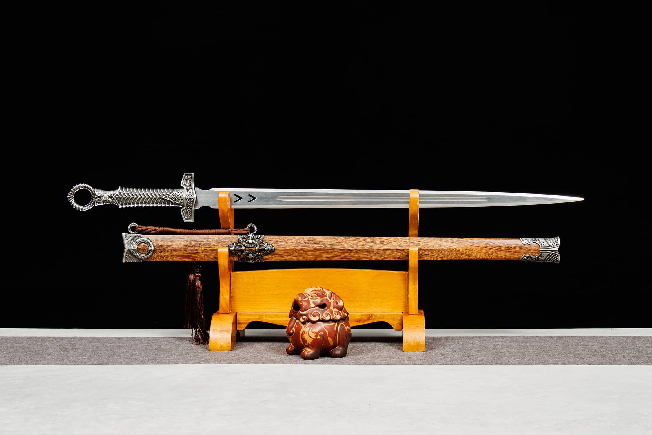 Yao Long Shuang Gu High-Performance Manganese Steel Han Jian Sword - hand-forged Longquan jian sword, full product view