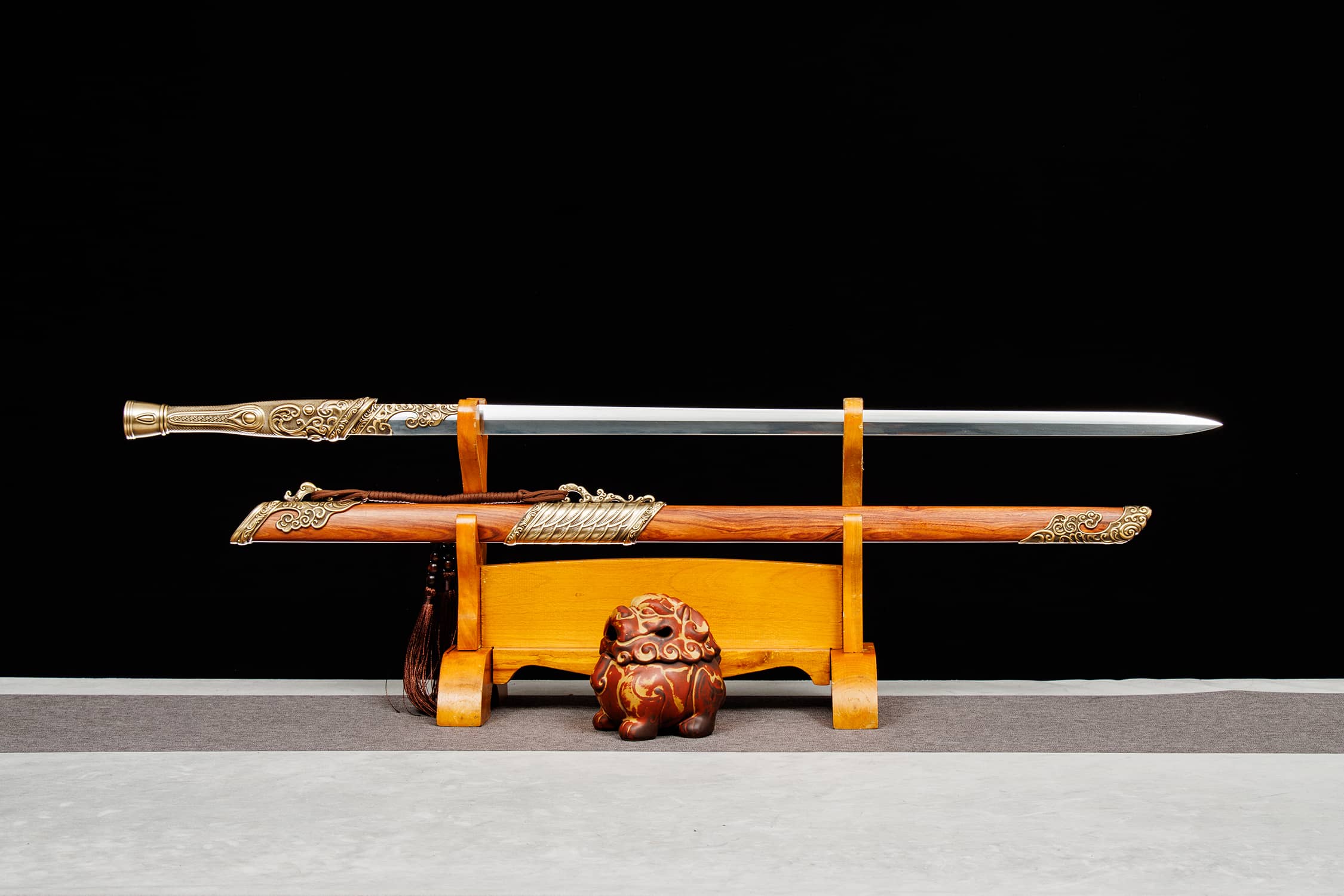Qing Yi High-Performance Manganese Steel Jian Sword - hand-forged Longquan jian sword, full product view