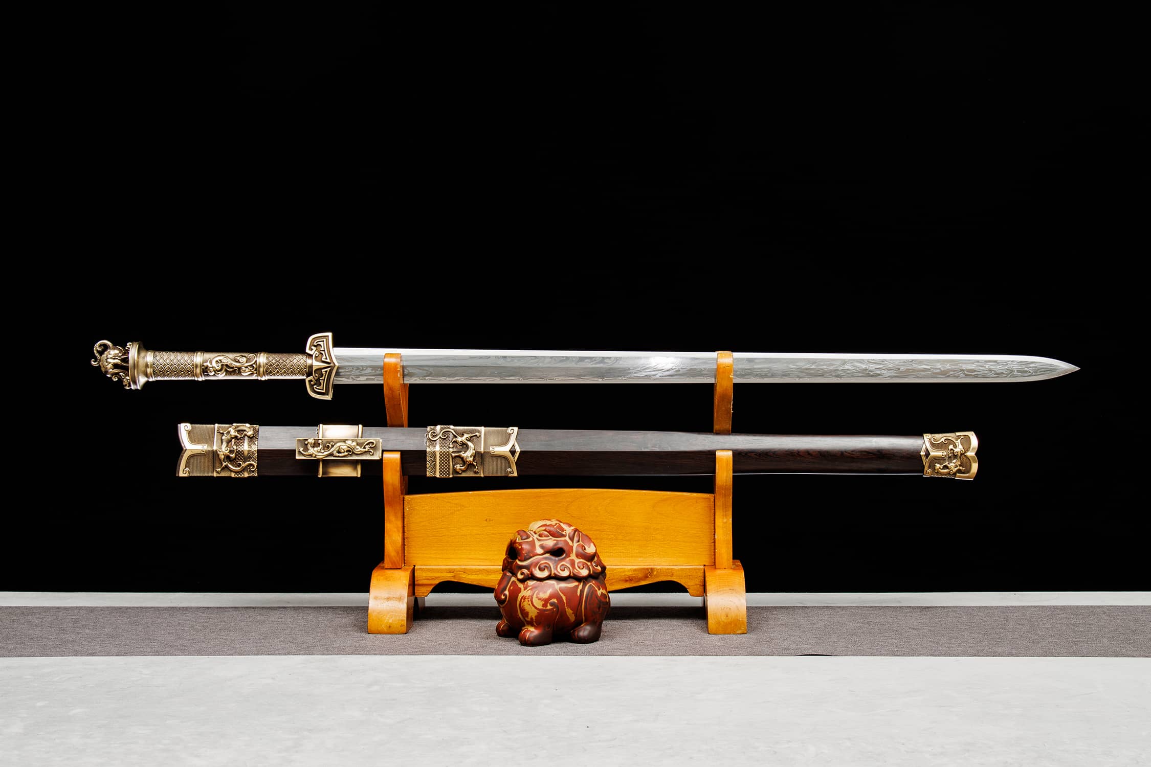 You Ming Pattern-Welded Steel Han Jian Sword - hand-forged Longquan jian sword, full product view