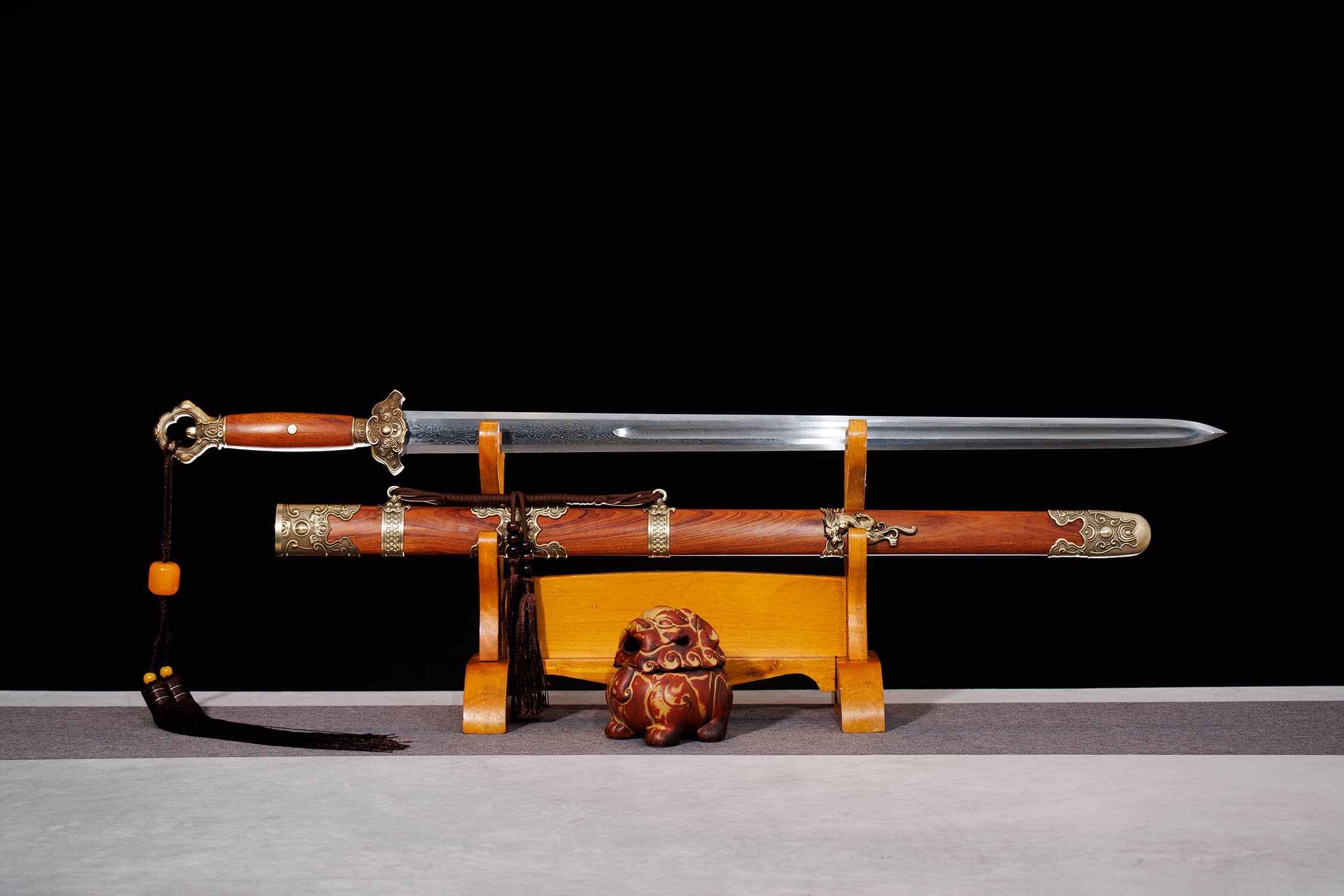 Xiao Long Huan Shou Zhan Pattern-Welded Steel Jian Sword - hand-forged Longquan jian sword, full product view