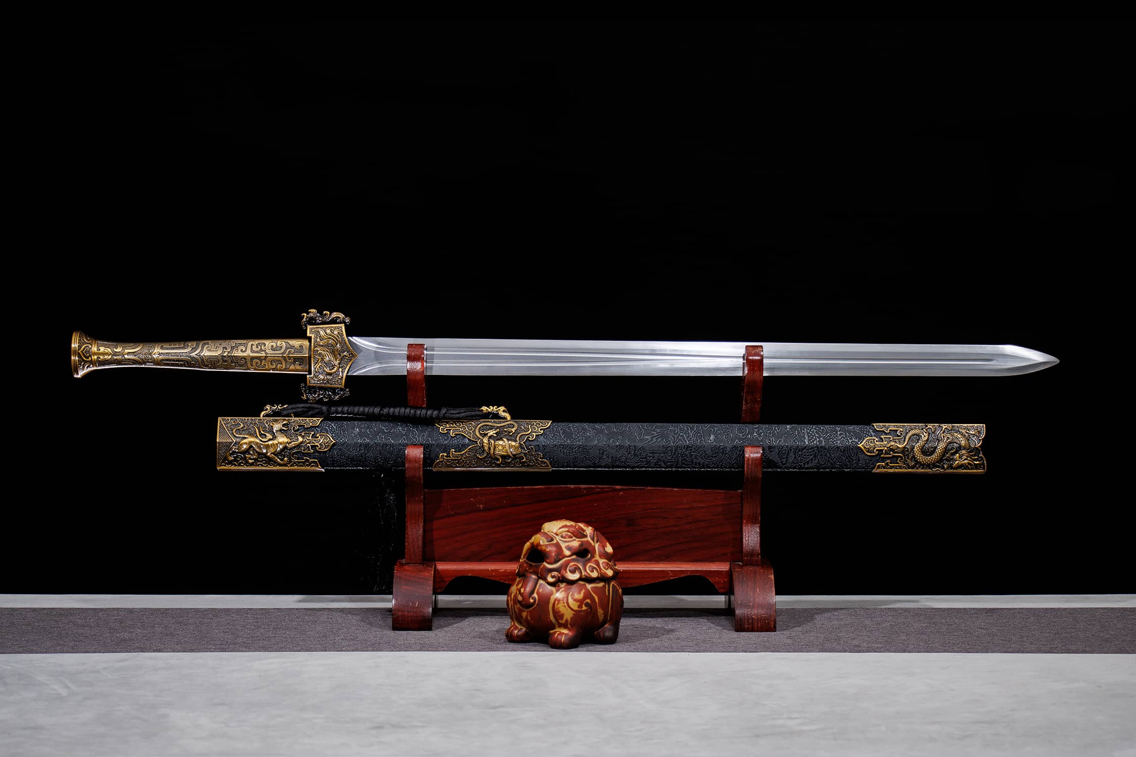 Shuang Er Si Shou Shou Zheng High-Performance Manganese Steel Han Jian Sword - hand-forged Longquan jian sword, full product...