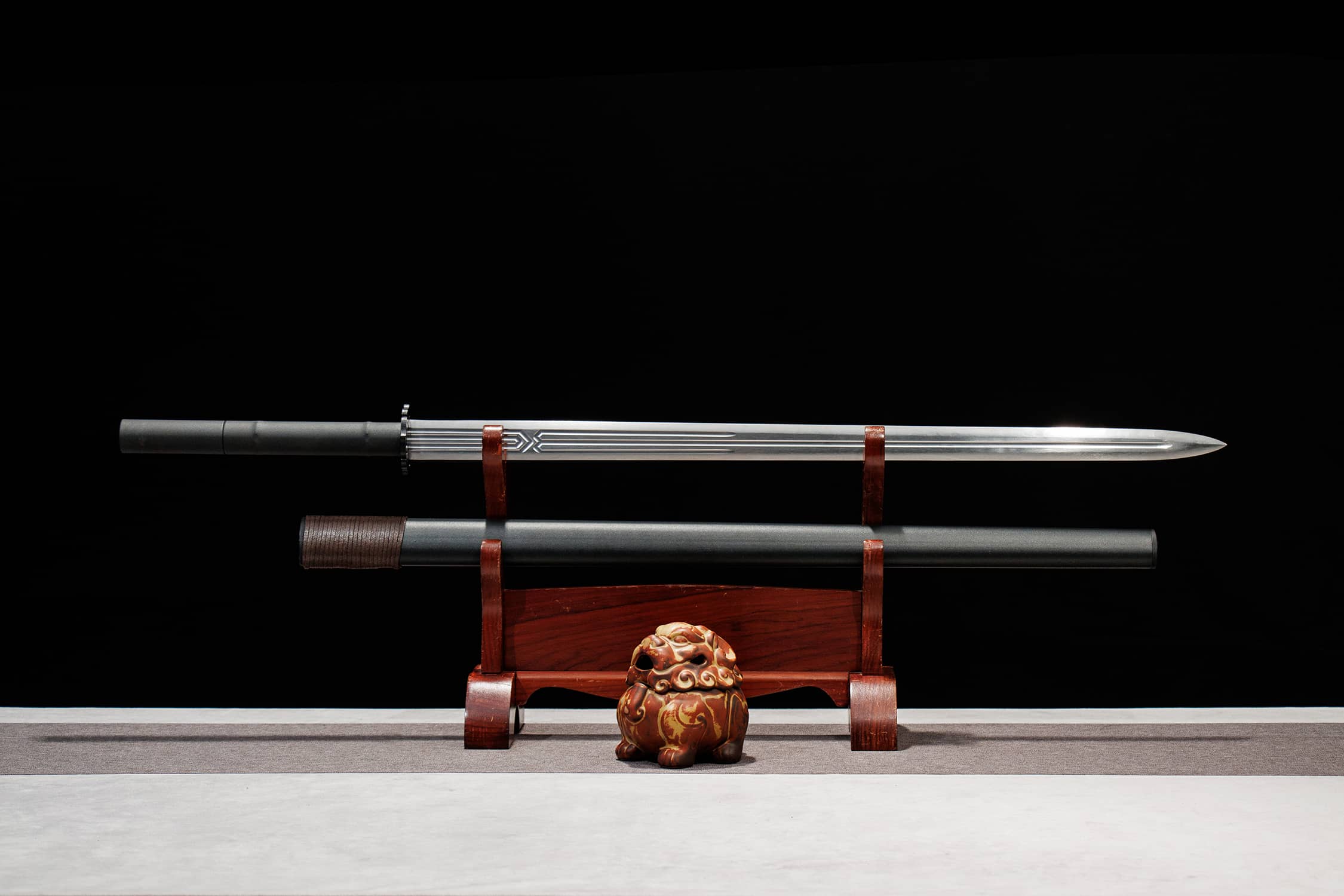 Mo Yu Tian Zhang High-Performance Manganese Steel Tang Jian Sword - hand-forged Longquan jian sword, full product view