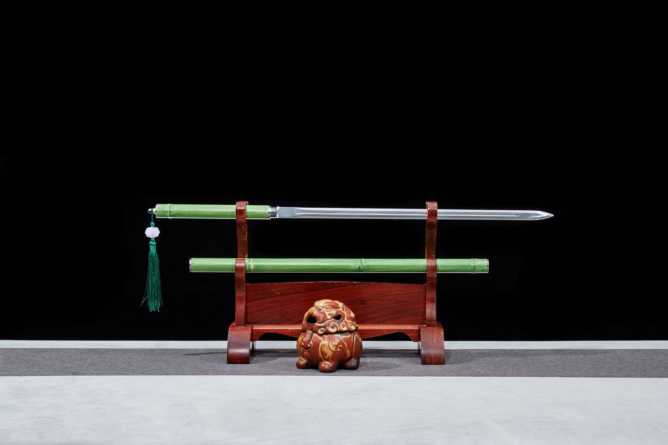 You Zhu High-Performance Manganese Steel Staff Sword - hand-forged Longquan jian sword, full product view