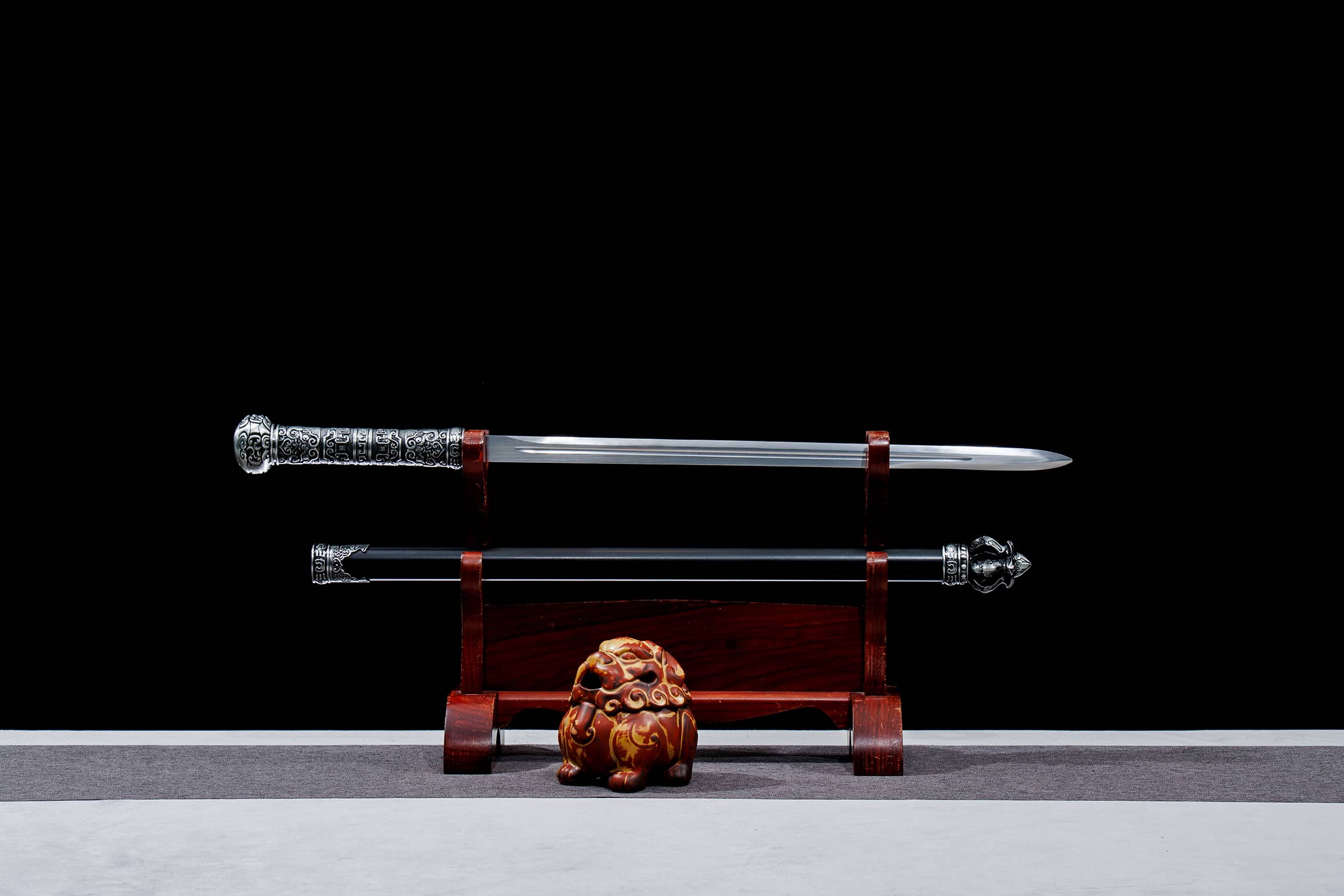 Zhen Yu High-Performance Manganese Steel Staff Sword - hand-forged Longquan jian sword, full product view