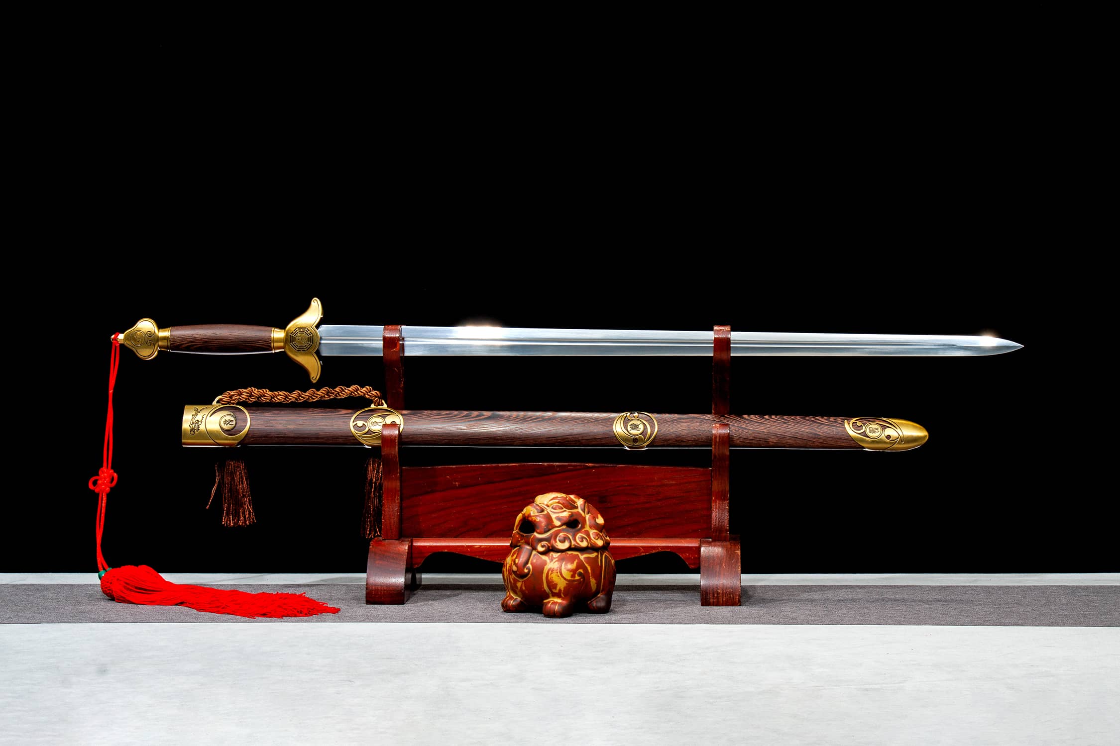 Jing Yue Ba Gua Tai Ji Ying High-Performance Manganese Steel Jian Sword - hand-forged Longquan jian sword, full product view