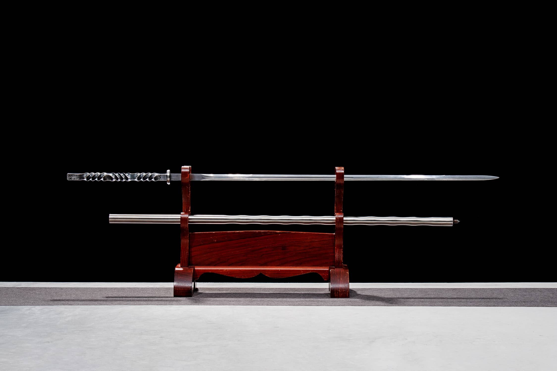 Xuan Tian Niu Zhuan Bing Fan Jie High-Performance Manganese Steel Slender Jian Sword with Reverse-Mount - hand-forged...