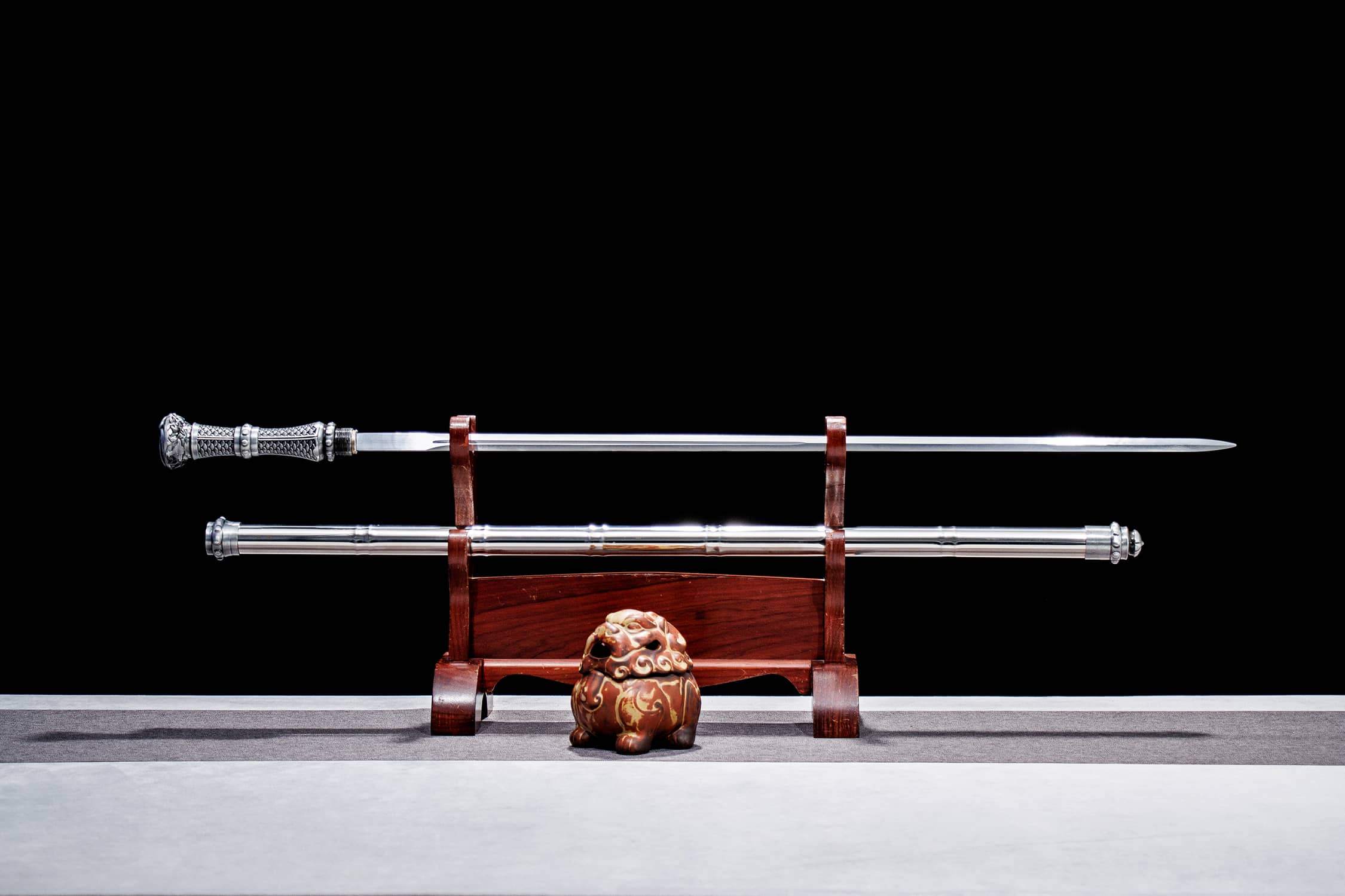 Qian Long High-Performance Manganese Steel Staff Sword - traditional Chinese historical replica, full product view