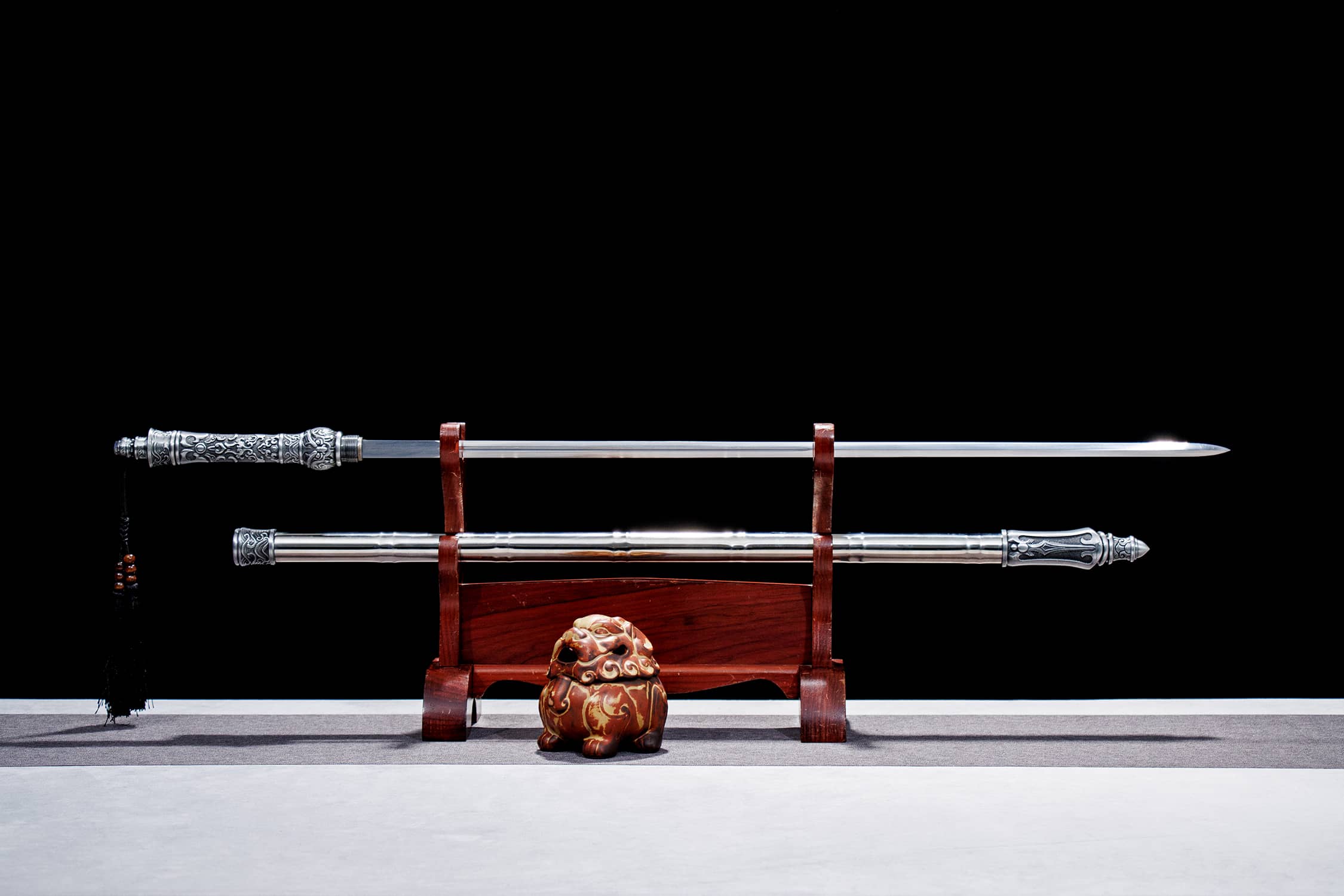 Yin Leng High-Performance Manganese Steel Staff Sword - traditional Chinese historical replica, full product view
